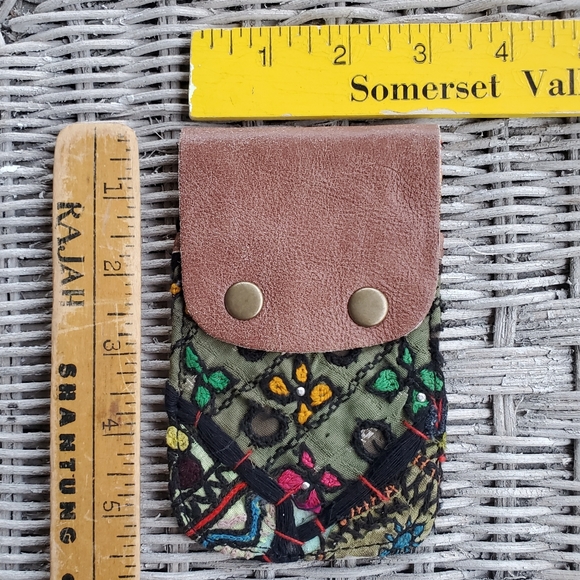 🆕️ Free People Boho Embroidered Banjara Wallet - Picture 8 of 8